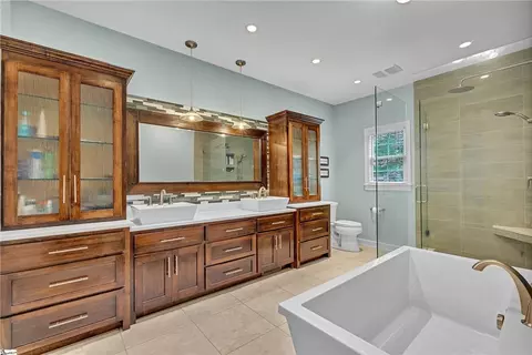 Bath - 120 Red Maple Cir, Easley, SC 29642 photo 1 of 4