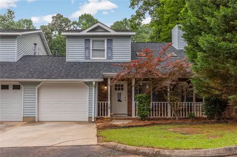 102 Rock Knoll Dr, Greenwood, SC 29649