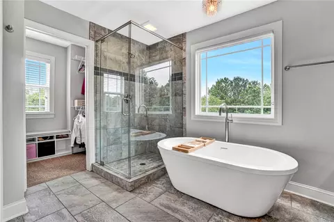 Bath - 224 Silver Ridge Dr, Central, SC 29630 photo 2 of 8