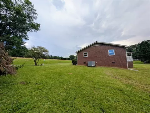 Exterior - 125 Chastain Rd, Central, SC 29630 photo 7 of 8
