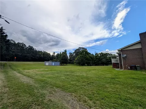 Exterior - 125 Chastain Rd, Central, SC 29630 photo 5 of 8
