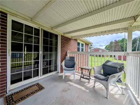 Exterior - 125 Chastain Rd, Central, SC 29630 photo 3 of 8