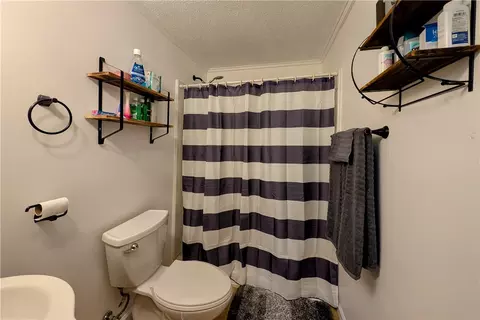 Bath - 125 Chastain Rd, Central, SC 29630 photo 1 of 2
