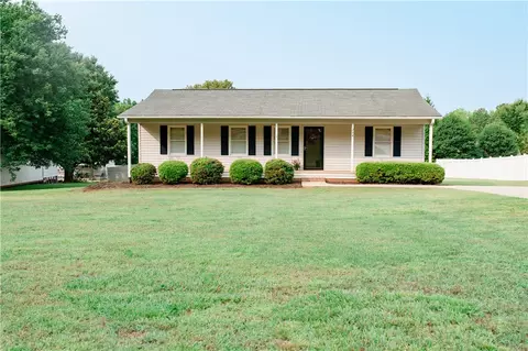 204 Dalton Hill Rd, Easley, SC 29640