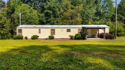 204 Henderson Dr, Gaffney, SC 29340