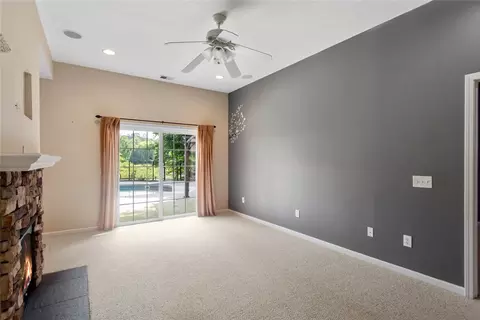 Living - 204 Lakeside Dr, Walhalla, SC 29691 photo 6 of 7