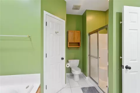 Bath - 204 Lakeside Dr, Walhalla, SC 29691 photo 3 of 7