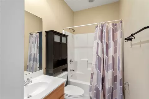 Bath - 204 Lakeside Dr, Walhalla, SC 29691 photo 5 of 7