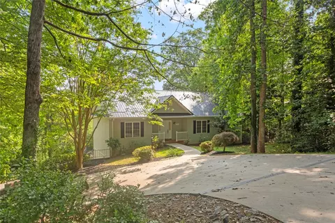 Exterior - 204 Lakeside Dr, Walhalla, SC 29691 photo 2 of 10