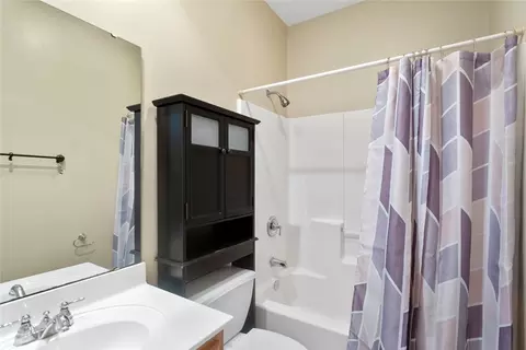 Bath - 204 Lakeside Dr, Walhalla, SC 29691 photo 4 of 7