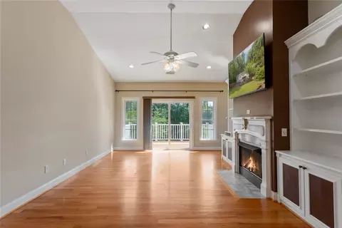 Living - 204 Lakeside Dr, Walhalla, SC 29691 photo 1 of 7