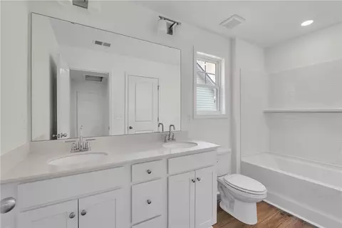 Bath - 216 Brown Cir, Easley, SC 29642 photo 2 of 2