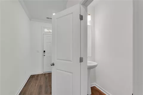 Entry Way - 216 Brown Cir, Easley, SC 29642 photo 2 of 4
