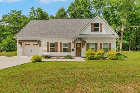 122 Hunters Woods Dr, Simpsonville, SC 29680