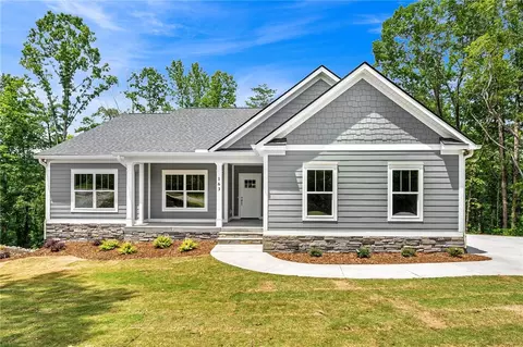 163 W Waters Edge Ln, West Union, SC 29696