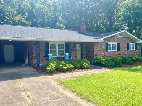 7 Carlisle Dr, Honea Path, SC 29654 photo 2