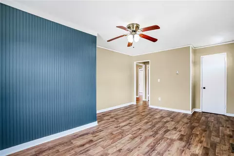 Living - 710 Greenville St, Pendleton, SC 29670 photo 2 of 2