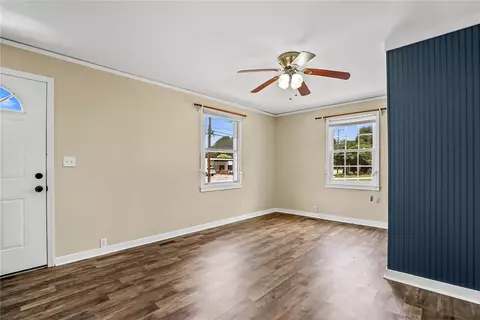 Living - 710 Greenville St, Pendleton, SC 29670 photo 1 of 2