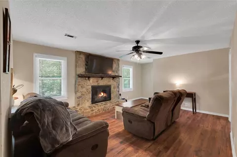 Living - 348 Pickett Post Rd, Walhalla, SC 29691 photo 3 of 5