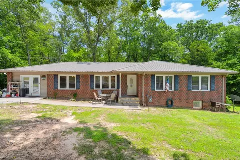 Exterior - 348 Pickett Post Rd, Walhalla, SC 29691 photo 2 of 5