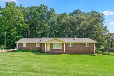500 W Springwood Dr, Seneca, SC 29672