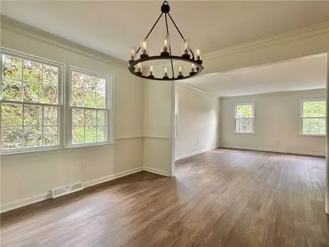 Living - 102 Buckingham Ct, Easley, SC 29640 photo 3 of 6