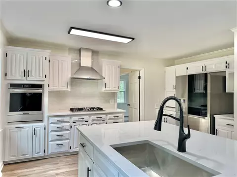 Kitchen - 102 Buckingham Ct, Easley, SC 29640 photo 2 of 6