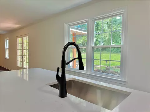 Kitchen - 102 Buckingham Ct, Easley, SC 29640 photo 6 of 6