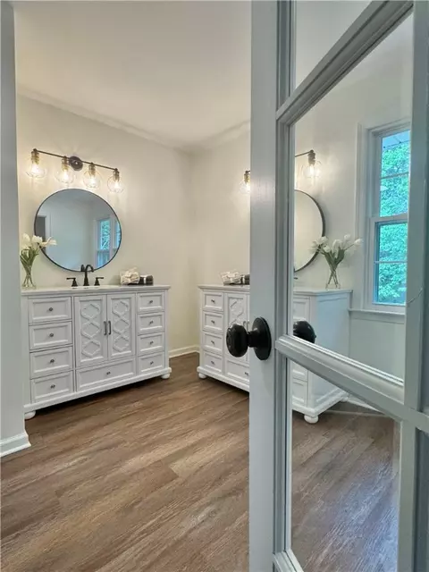 Bath - 102 Buckingham Ct, Easley, SC 29640 photo 2 of 8