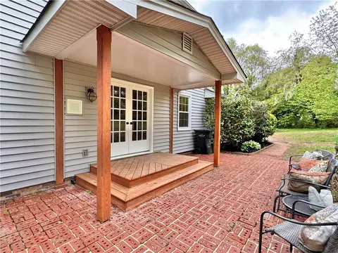 Exterior - 102 Buckingham Ct, Easley, SC 29640 photo 7 of 14