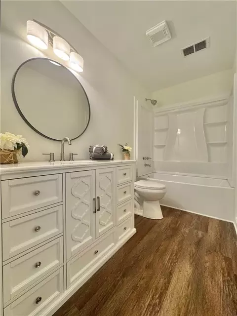 Bath - 102 Buckingham Ct, Easley, SC 29640 photo 8 of 8