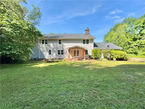 Exterior - 102 Buckingham Ct, Easley, SC 29640 photo 9 of 14