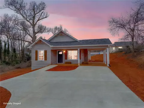 602 S Stribling St, Seneca, SC 29678