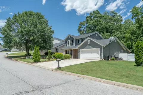 104 Kingscreek Dr, Greer, SC 29650