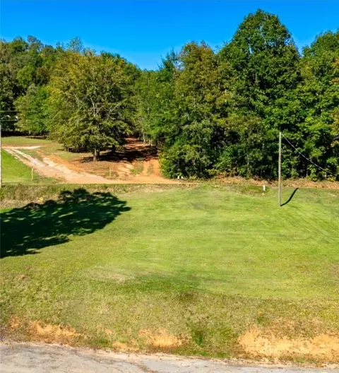 101 Lake Cirle Rd, Marietta, SC 29661