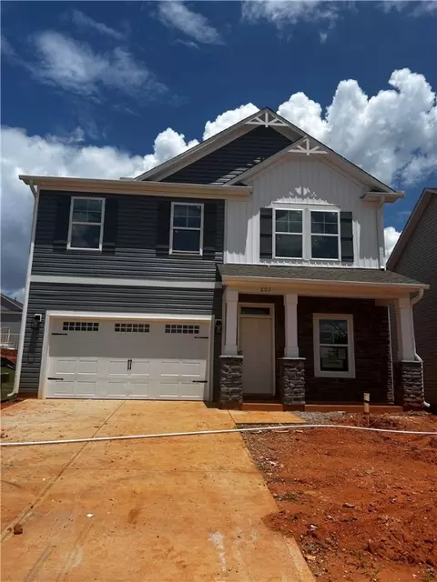603 Hemsford Dr, Greenville, SC 29605