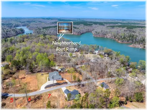 620 Lynnhaven Dr, Seneca, SC 29678