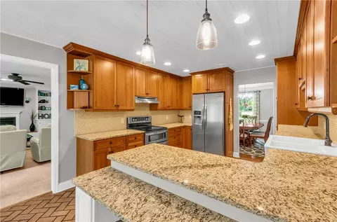 Kitchen - 604 Ashley Downs Downs, Anderson, SC 29621 photo 3 of 3
