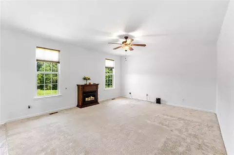 Living - 955 Bramlett Rd, Laurens, SC 29360 photo 2 of 3