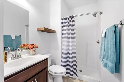 Bath - 955 Bramlett Rd, Laurens, SC 29360 photo 1 of 4