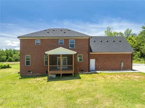 Exterior - 955 Bramlett Rd, Laurens, SC 29360 photo 8 of 8