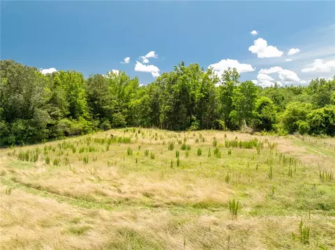 Exterior - 955 Bramlett Rd, Laurens, SC 29360 photo 7 of 8
