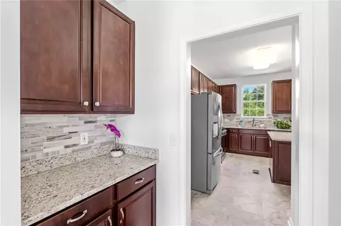 Entry Way - 955 Bramlett Rd, Laurens, SC 29360 photo 5 of 5