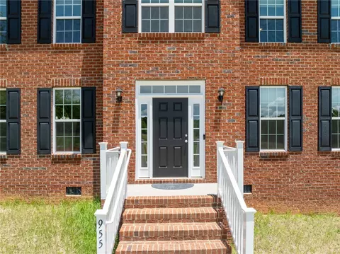 Exterior - 955 Bramlett Rd, Laurens, SC 29360 photo 3 of 8