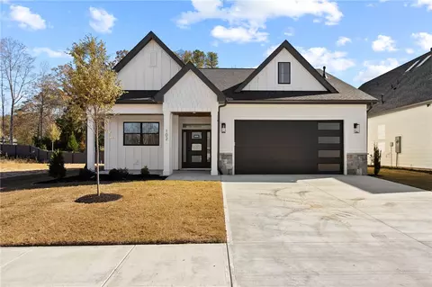 102 Wickers Ln, Clemson, SC 29631
