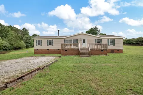 1010 Double Springs Rd, Townville, SC 29689
