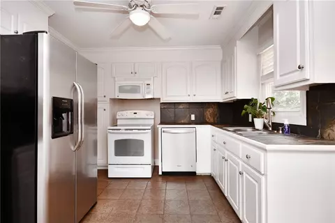 Kitchen - 107 Townsend Dr, Easley, SC 29640 photo 1 of 3