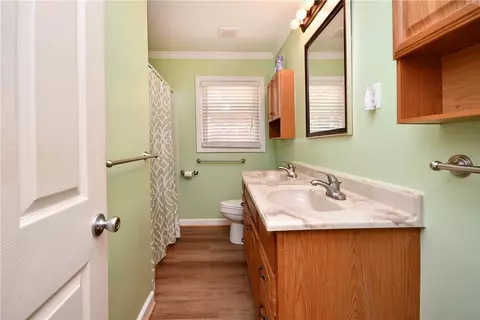 Bath - 107 Townsend Dr, Easley, SC 29640 photo 2 of 3