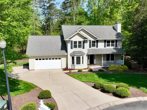 210 Wakefield Dr, Seneca, SC 29678