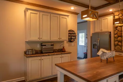 Kitchen - 190 Edward Ln, Walhalla, SC 29691 photo 4 of 5